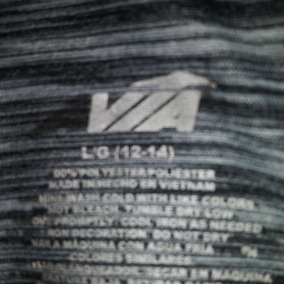 Light weight top with reflector strip on the back - Picture 3 of 3